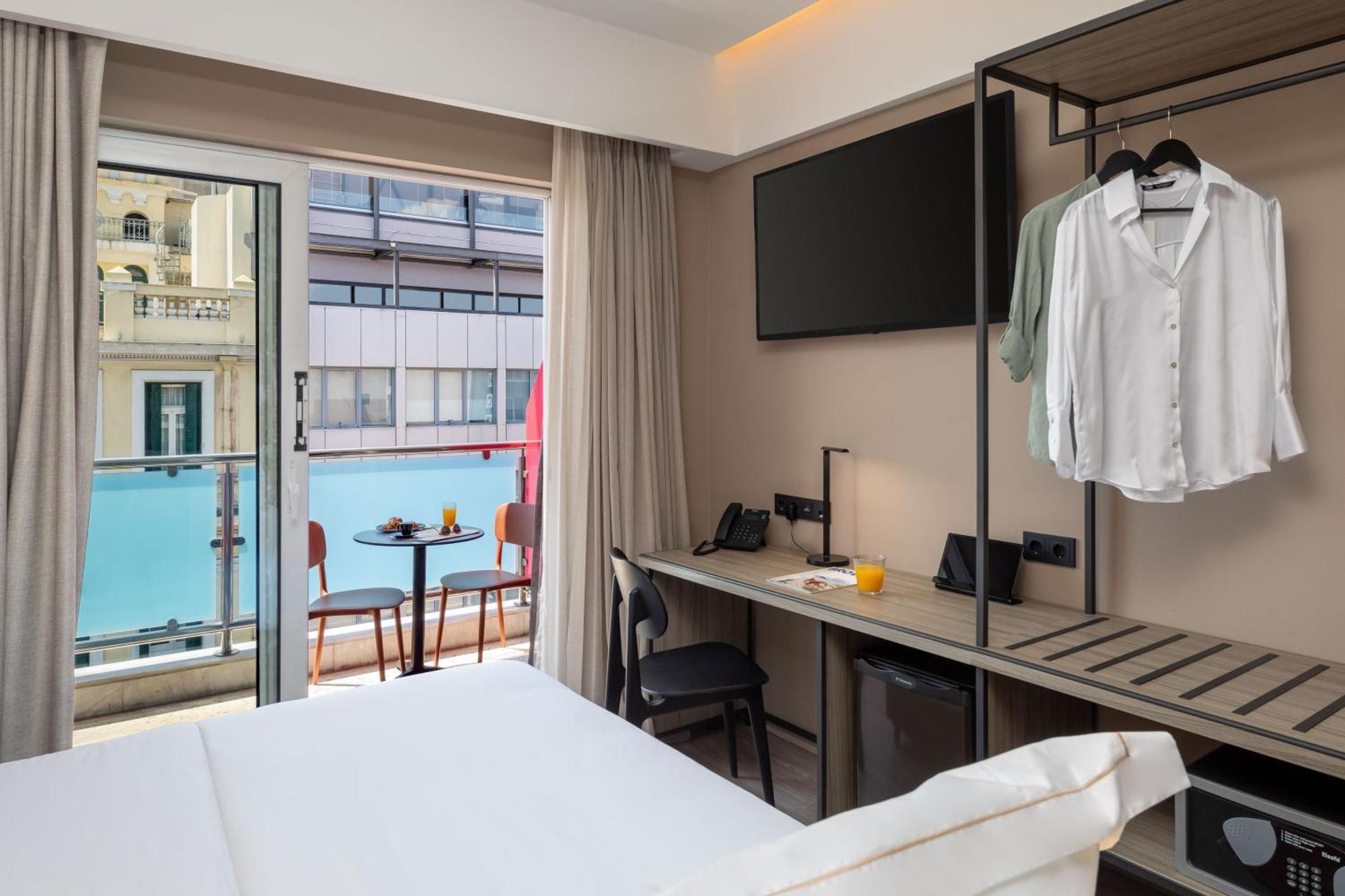 Family Room with Balcony,1673960279:JPEG